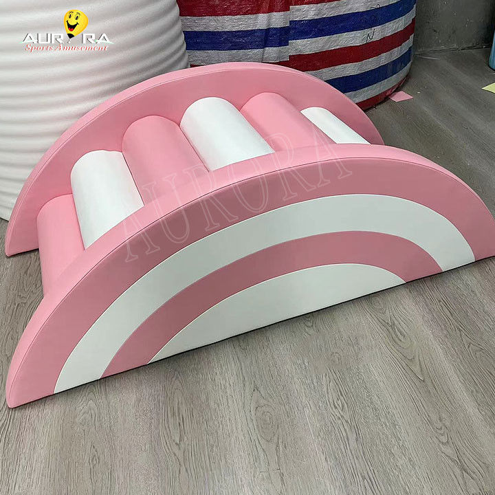 Miękki zestaw do zabawy Plac zabaw pastelowy Wspinaj się i graj Miękkie bloki Różowy Biały Kwiat Mini