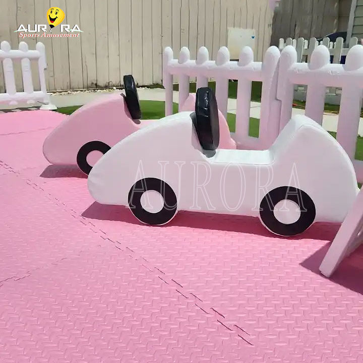 Biały różany zestaw zabaw dla dzieci