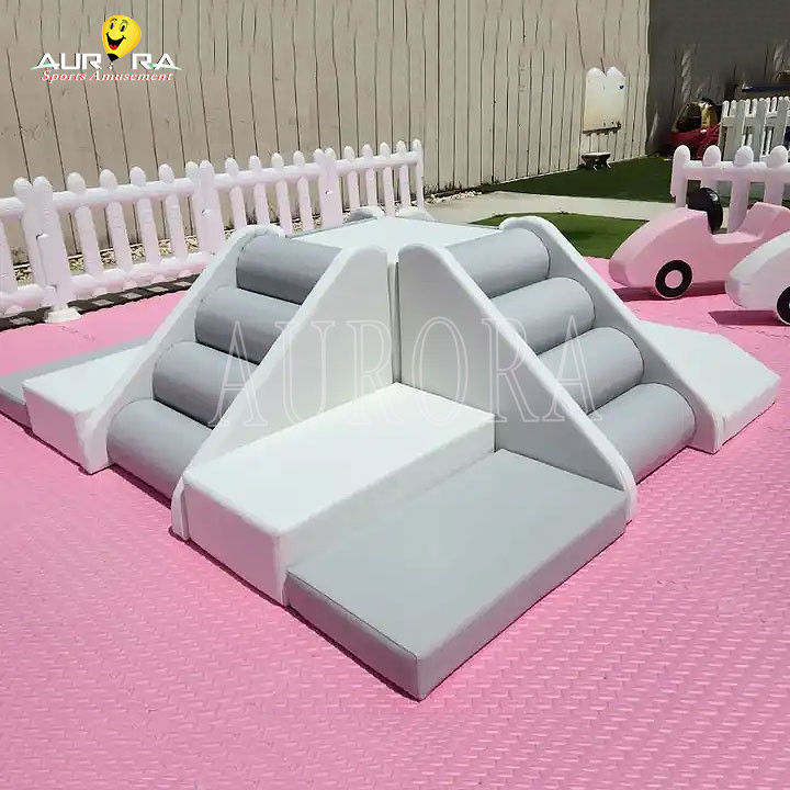 Biały różany zestaw zabaw dla dzieci