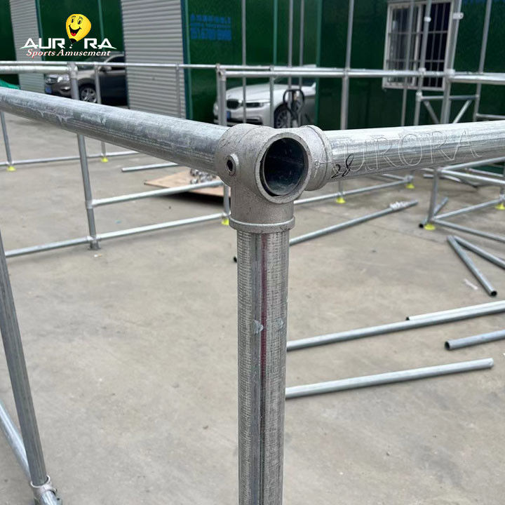 Specjalistyczny obszar do zabawy dla dzieci w centrum wspinaczki w pomieszczeniach, zbudowany przez Aurora.