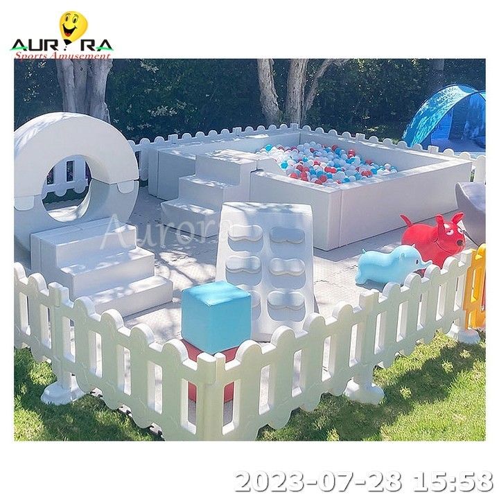 Miękkie zestawy zabaw dla dzieci Miękkie zestawy zabaw Merry Go Round Outdoor Playground Climber Ball Pit