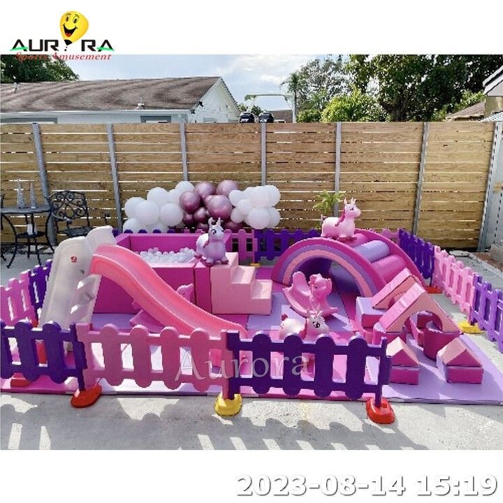 Matki piankowe Indoor Soft Play Heart Shape Indoor Plac zabaw White Ball Pit