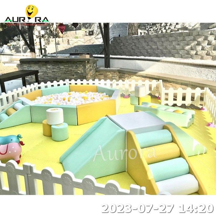 Miękkie zabawki wspinacze sprzęt na zewnątrz dzieci zabawki Blue Ball Pit Plac zabaw w pomieszczeniu