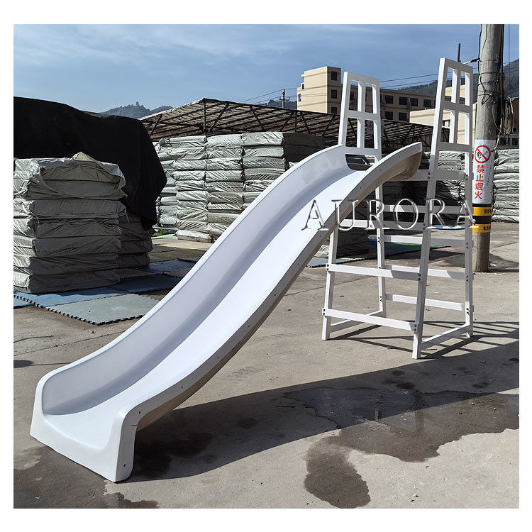 Zindywidualizowany falisty zjeżdżalnik zewnętrzny dla dzieci Plastic Popular Safety Slide Soft Play Slide