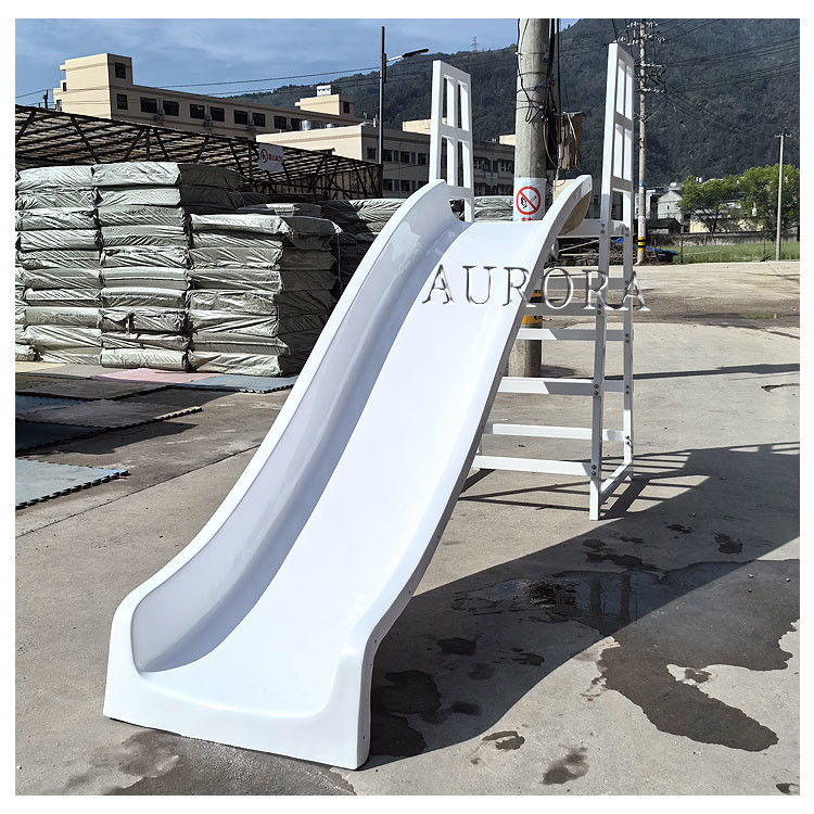 Zindywidualizowany falisty zjeżdżalnik zewnętrzny dla dzieci Plastic Popular Safety Slide Soft Play Slide